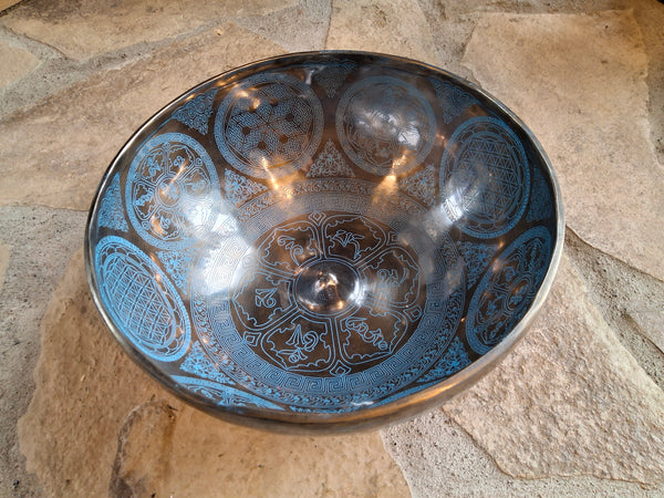 Bowl 921: 10.5" Thangka Art Work Himalayan Singing Bowl 141 Hz C#3+30