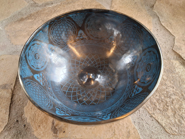 Bowl 926: 10.25" Thangka Art Work Himalayan Singing Bowl 126 Hz B2+35