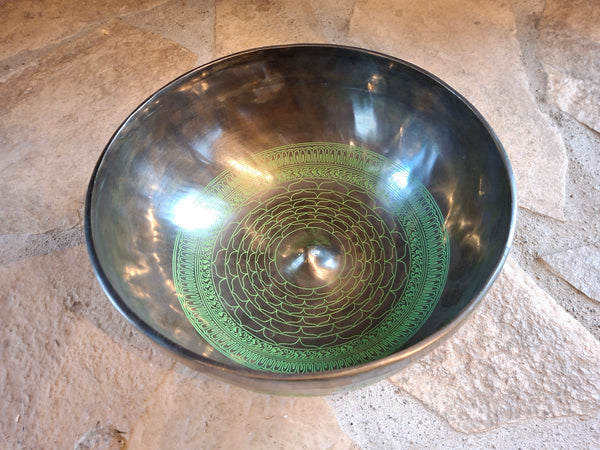 Bowl 932: 9.5" Thangka Art Work Himalayan Singing Bowl 114 Hz C#3+30
