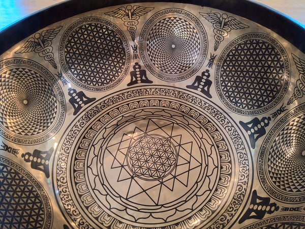 Bowl 929: 17" Thangka Art Work Himalayan Singing Bowl 70 HZ C#2+18