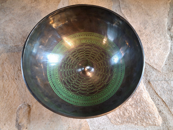 Bowl 932: 9.5" Thangka Art Work Himalayan Singing Bowl 114 Hz C#3+30