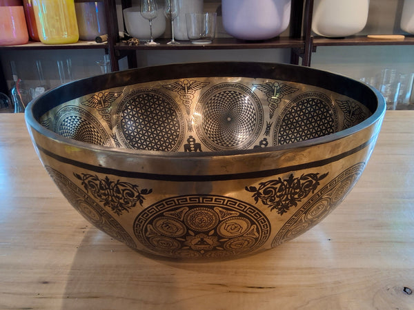 Bowl 929: 17" Thangka Art Work Himalayan Singing Bowl 70 HZ C#2+18