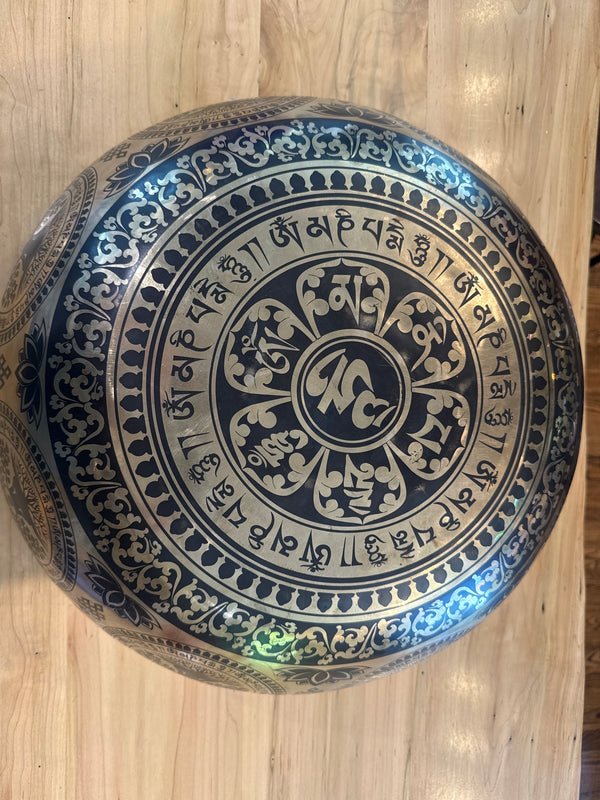 Bowl 1001: 18.75" Himalayan Singing Bowl 53 hz G#1+36