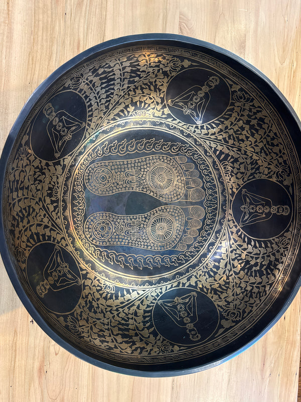 Bowl 1002: 18" Himalayan Singing Bowl 67 hz C2+42