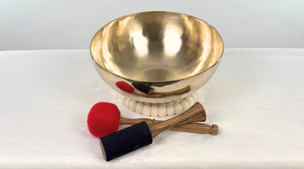 Bowl 1101: 10.75" Premium Concert Singing Bowl 85 Hz F2 -46