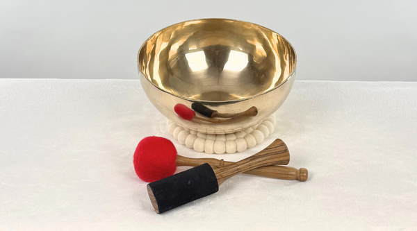 Bowl 1121: 9.5" Premium Concert Singing Bowl 114 Hz A#2 -38